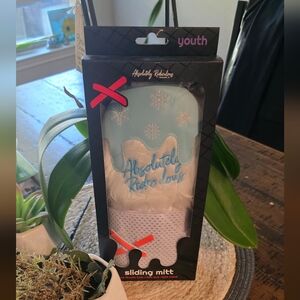 NEW Absolutely Ridiculous Abominable Snowman Sliding Mitt - Youth